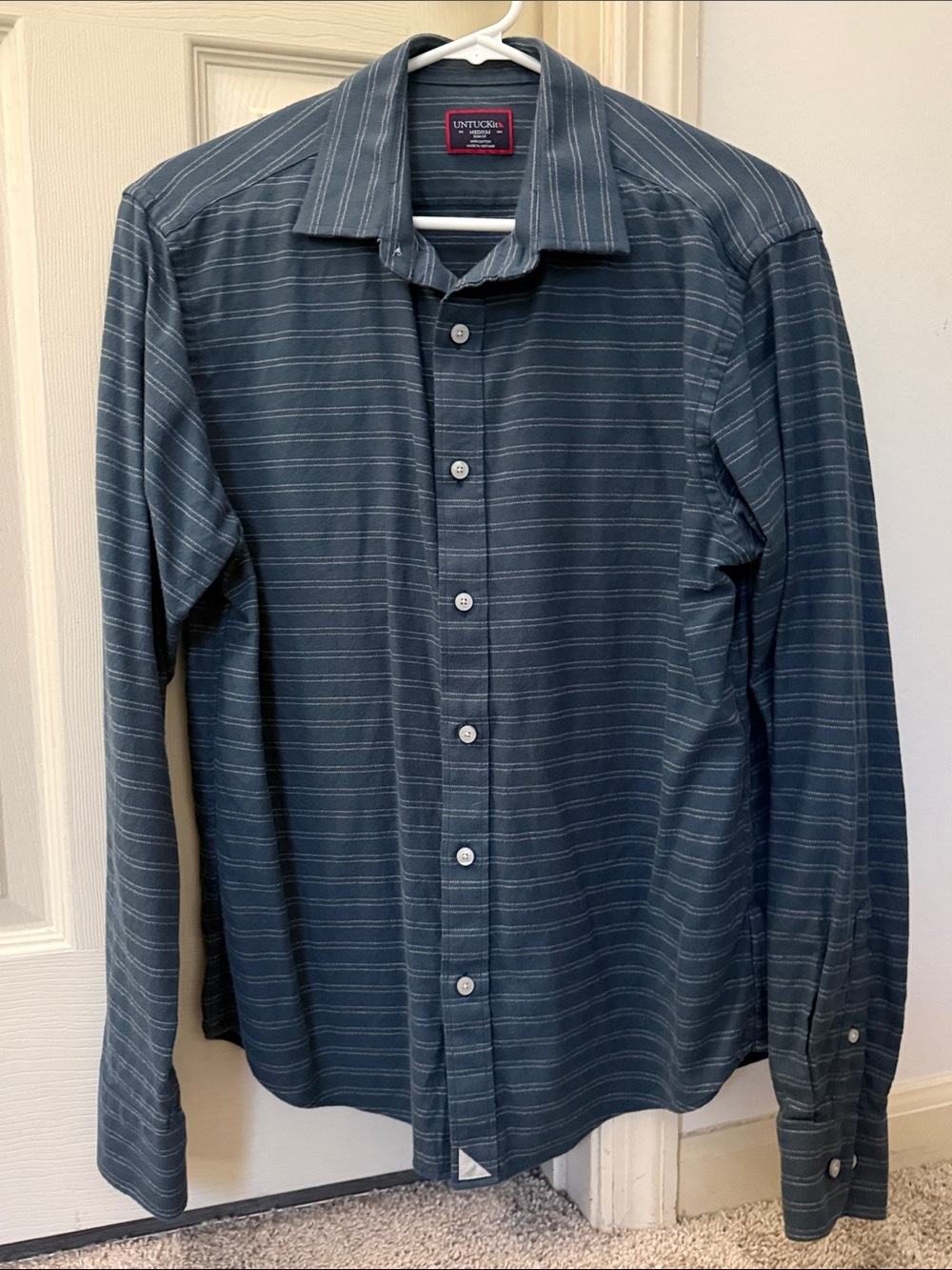 UNTUCKit Men's Dark Blue Horizontal Stripe Button-Up Shirt